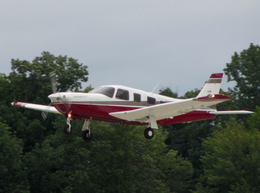 Teterboro Piper Saratoga PA-32R Charter